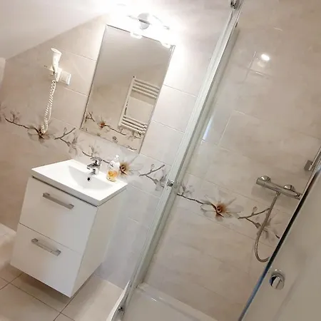 Bed & Breakfast Bthouse, Goscinne Warsaw