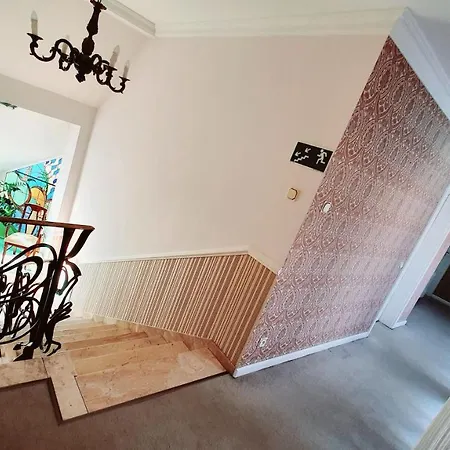 Bthouse, Goscinne * Varşova