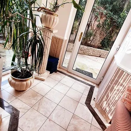 Bthouse, Goscinne Bed & Breakfast Varšava