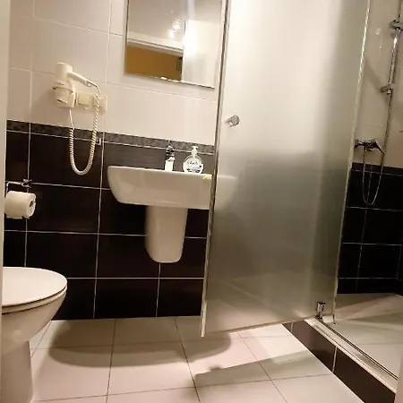 Bthouse, Goscinne * Varšava