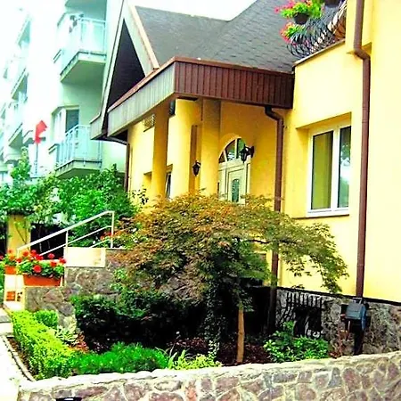 Bthouse, Goscinne * Varšava