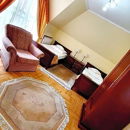 Bthouse, Goscinne * Varšava