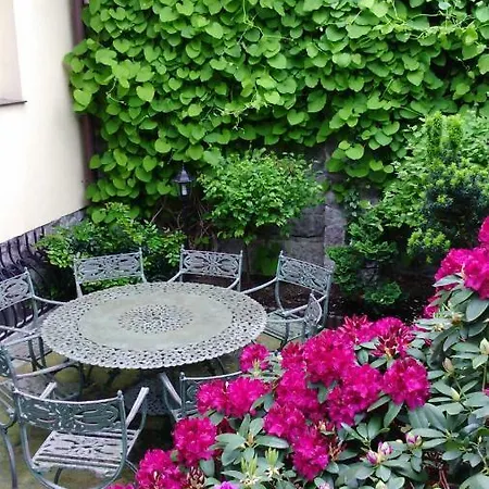 Bthouse, Goscinne Panzió *