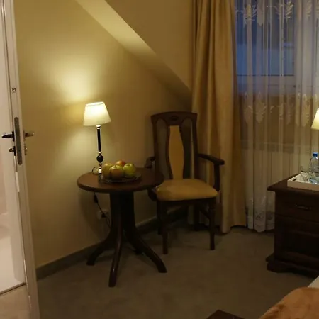 Bthouse, Goscinne Panzió Varsó